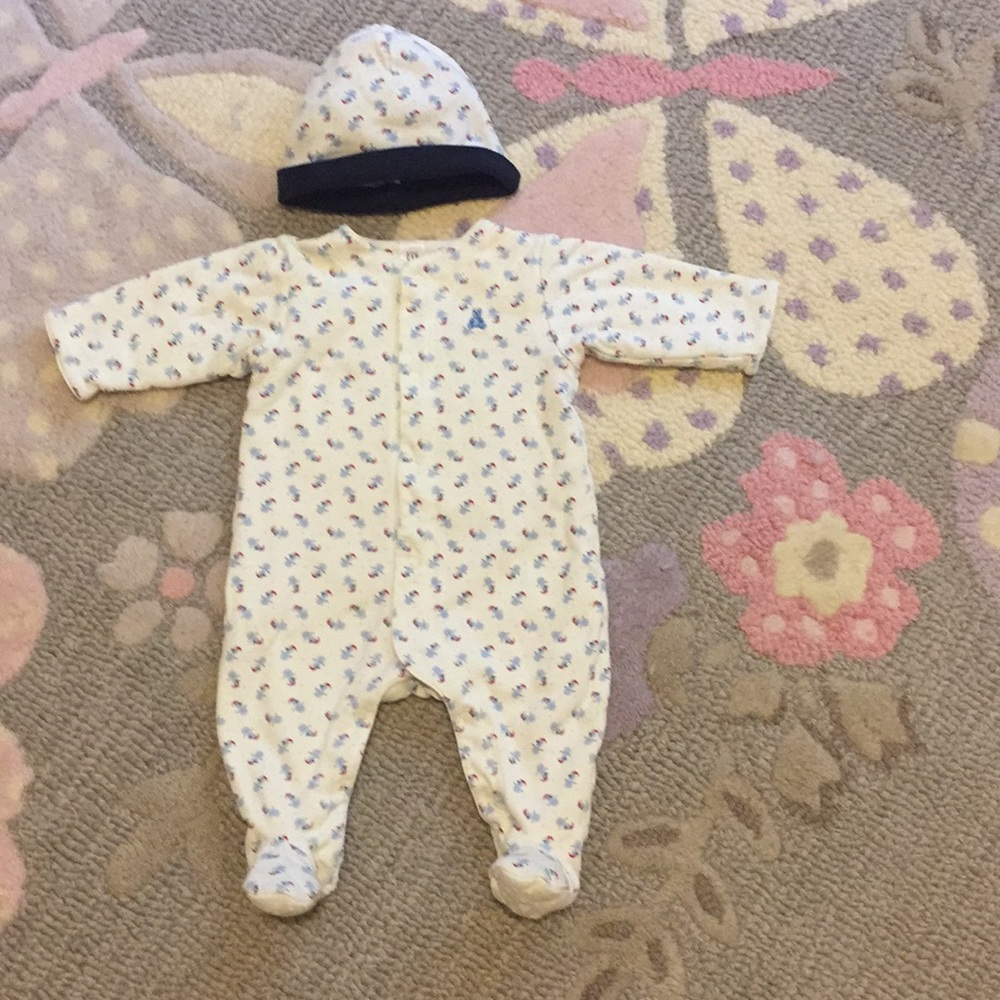Baby gap bodysuit
